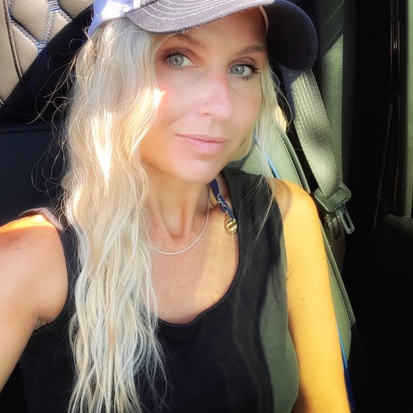 Meet your Posher, Michelle - Picture 1 of 1